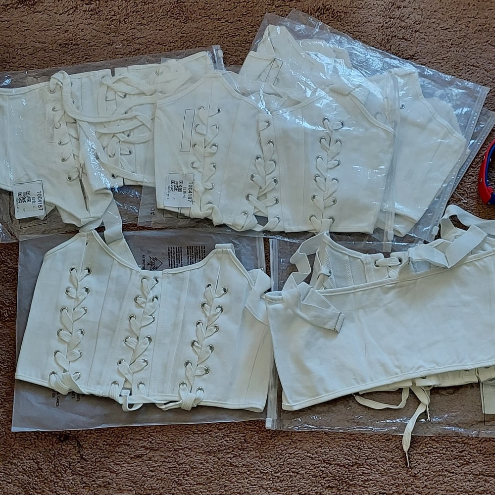 White top - Picture 2 of 2